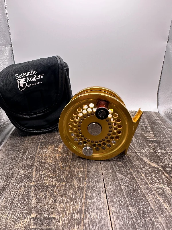 Fishing hook crimp tray-Penn International 2.5 Fly Reel- (used)